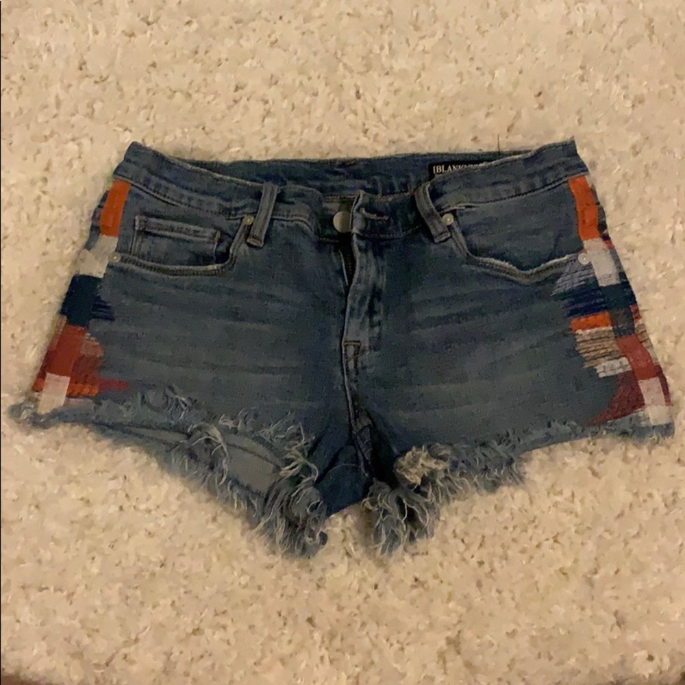 Blank NYC shorts size 28 with color band on sides